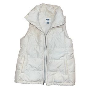 Old Navy Women’s White Puffer Vest